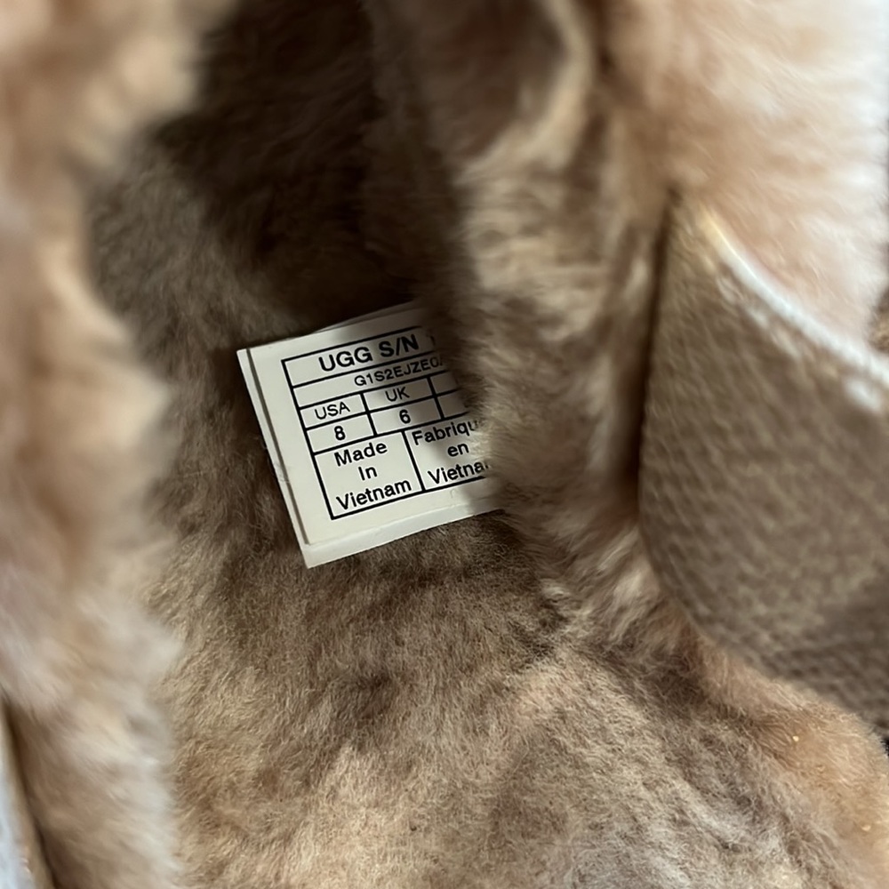 Ugg Fluff Yeah - image 4